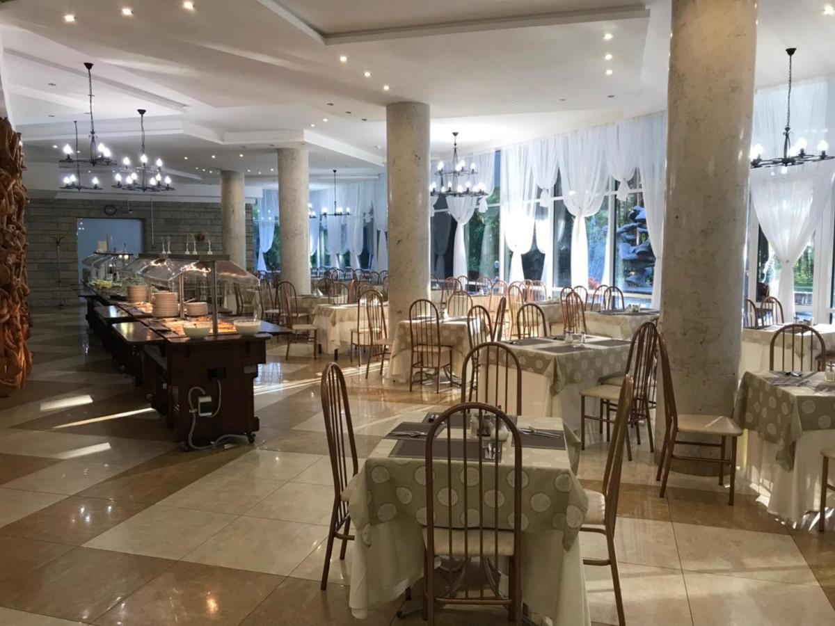 Sanatorii Sosny At Naroch Lake Hotell Gatovichi Eksteriør bilde